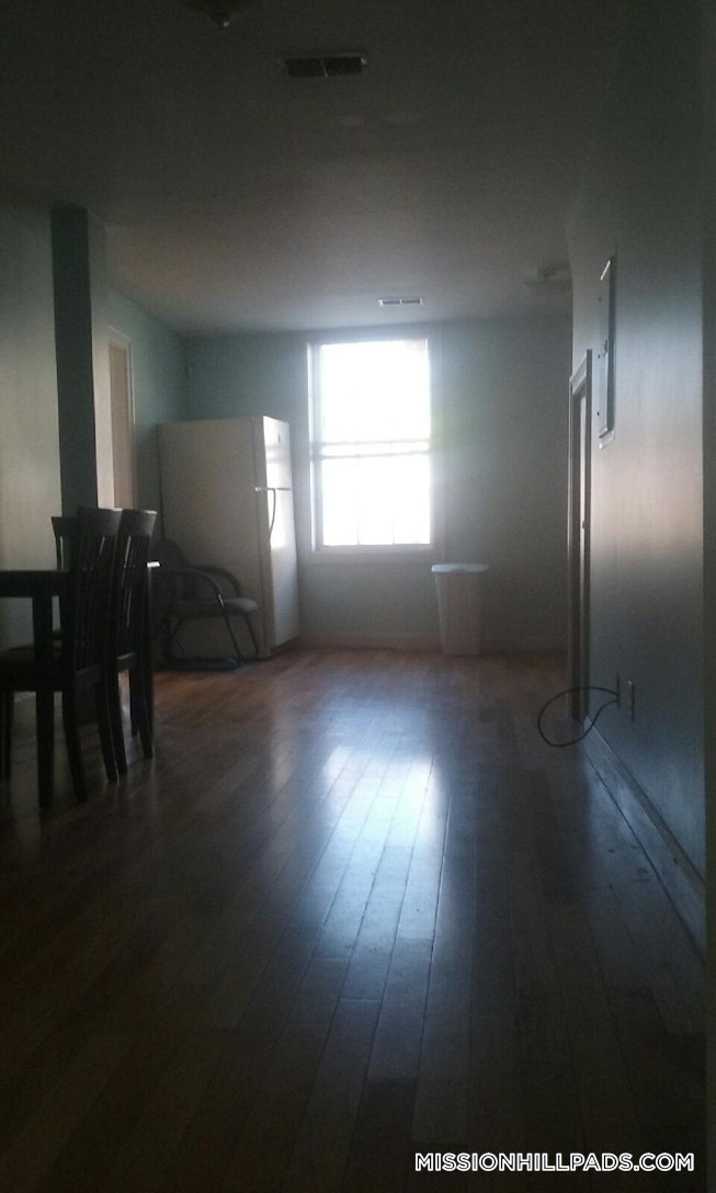 Boston - $2,800 /mo