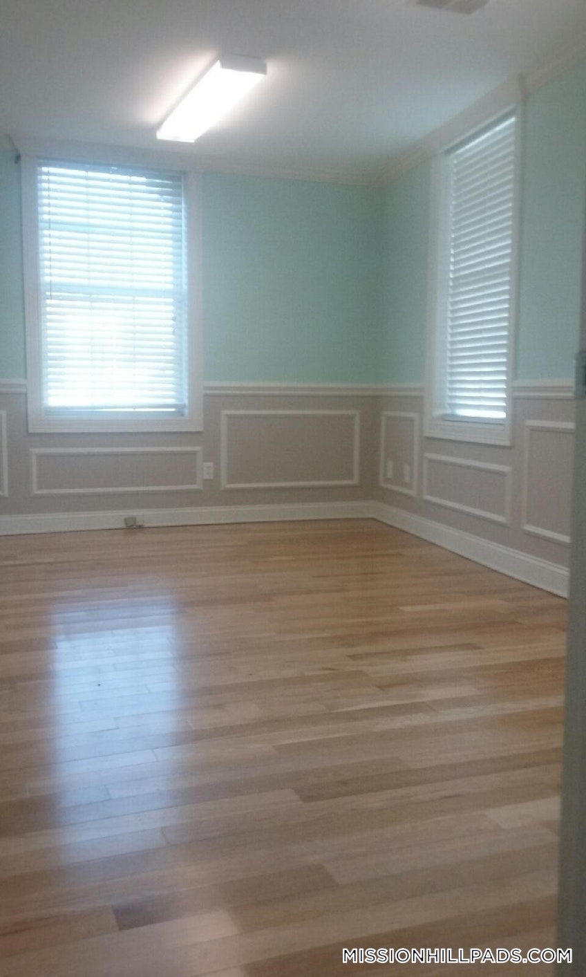 Boston - $2,800 /month