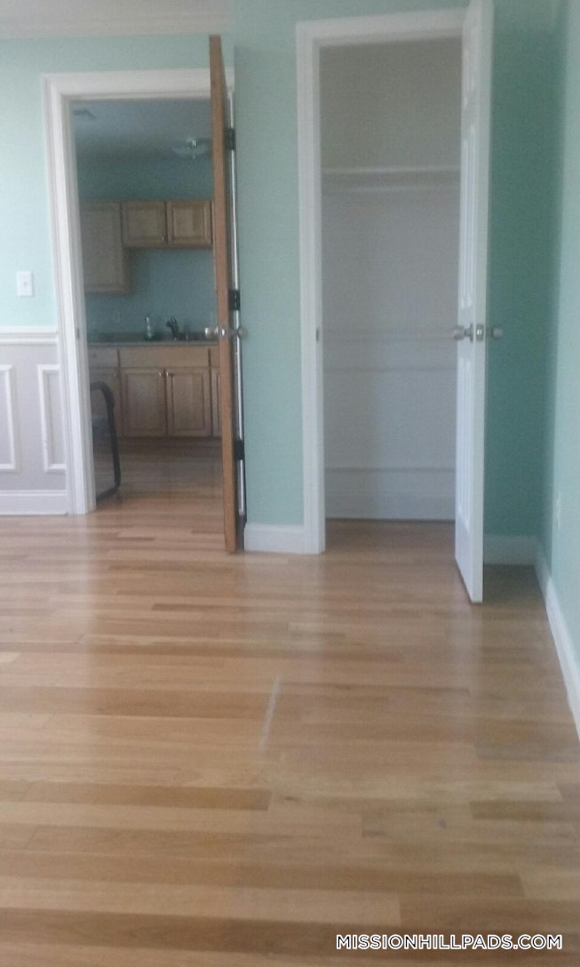 Boston - $2,800 /mo