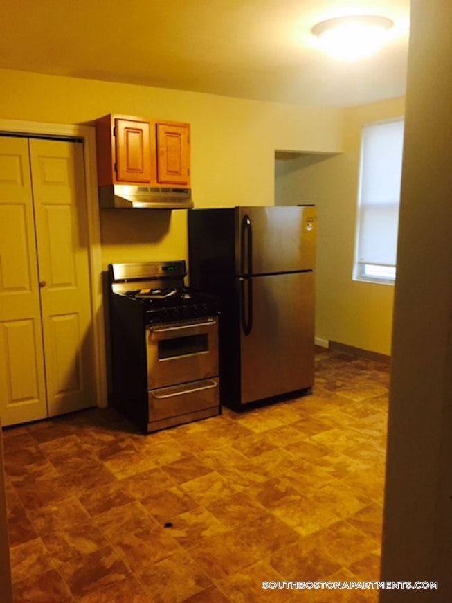 Boston - $2,450 /mo