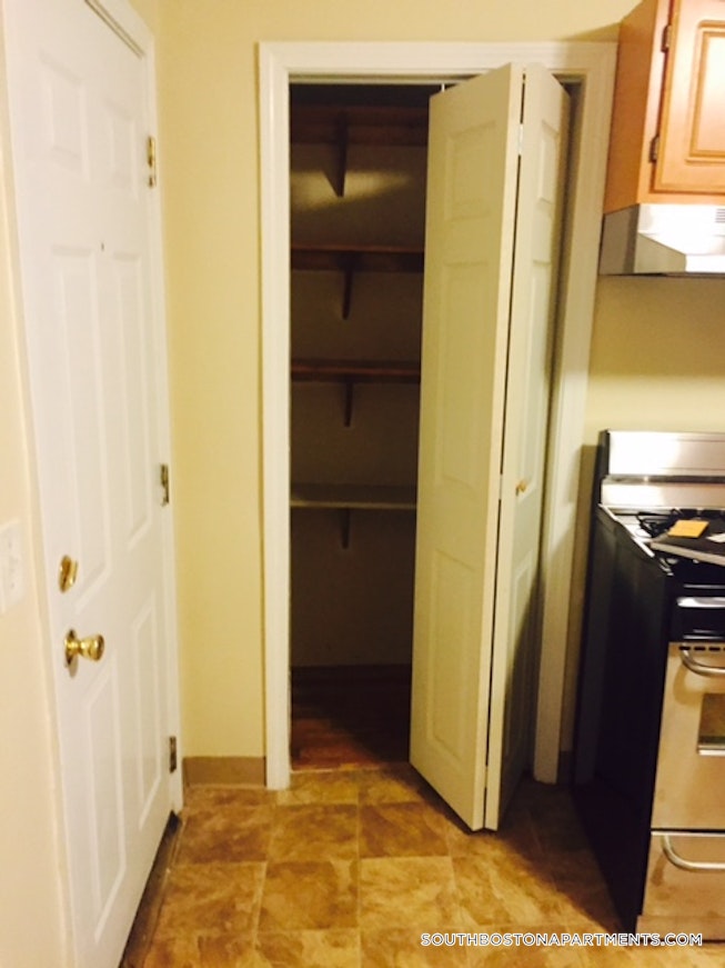 Boston - $2,450 /mo