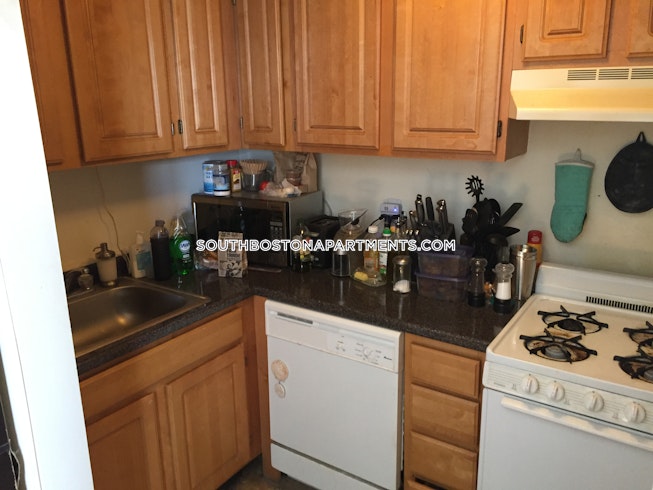 Boston - $2,950 /mo