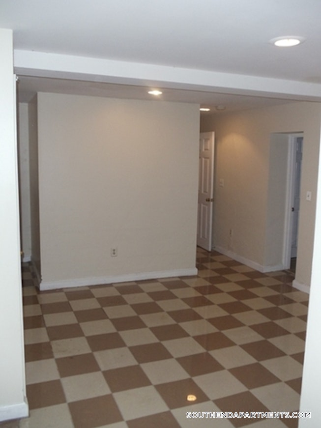 Boston - $2,700 /mo