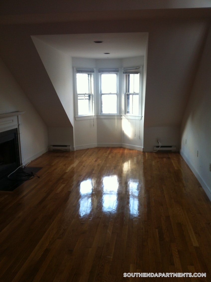 Boston - $5,250 /month