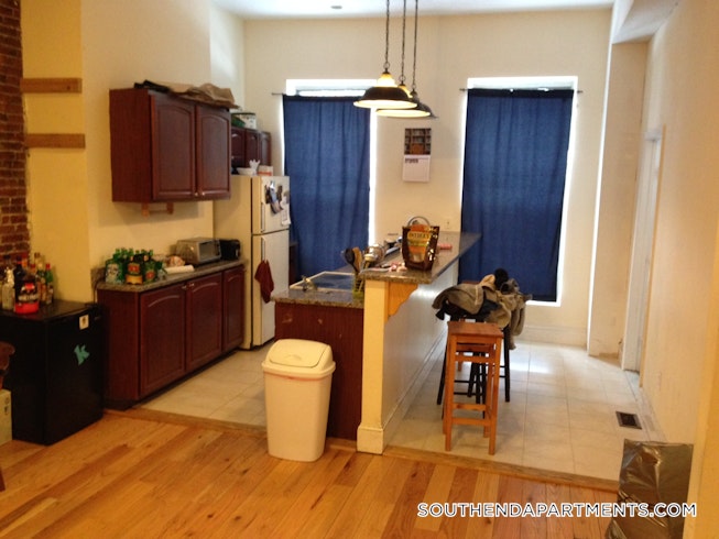 Boston - $4,200 /mo