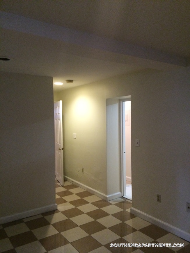 Boston - $2,700 /mo