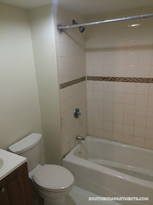 Boston - $2,700 /mo