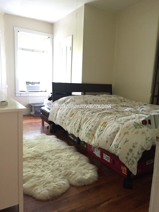 Boston - $1,950 /mo