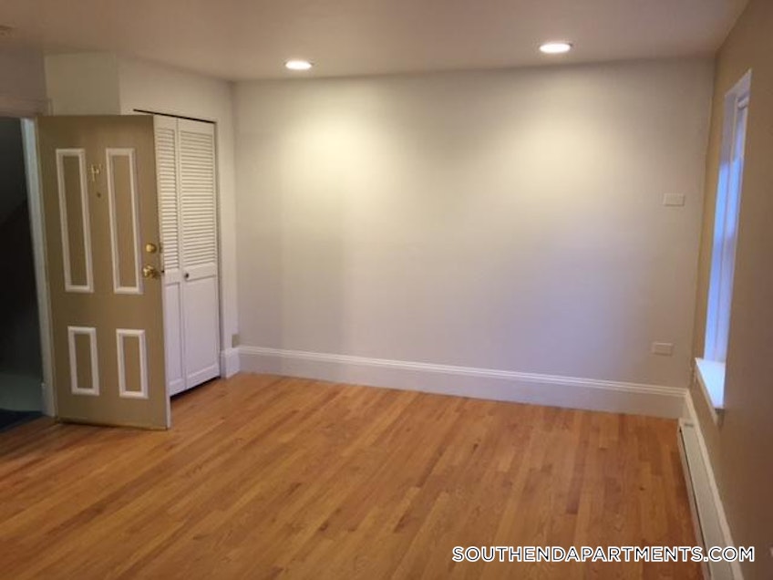 Boston - $2,595 /month