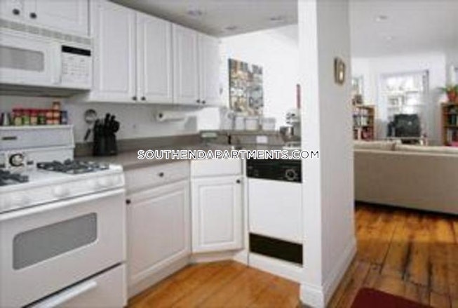 Boston - $3,600 /mo