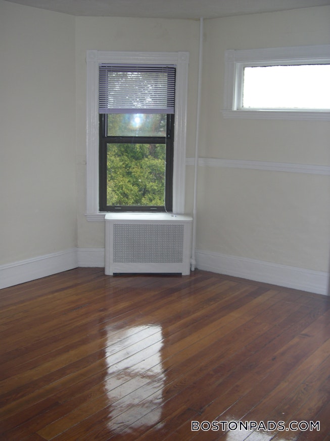 Boston - $5,500 /mo