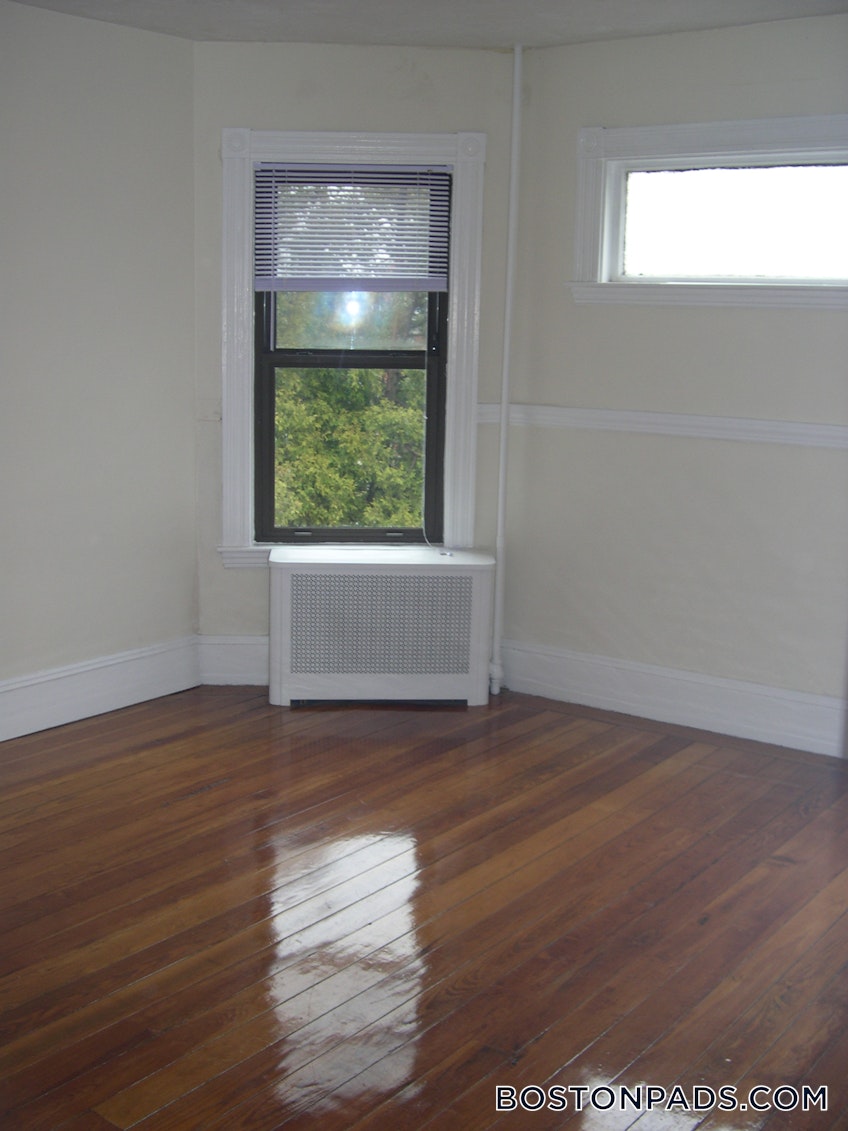 Boston - $5,500 /month