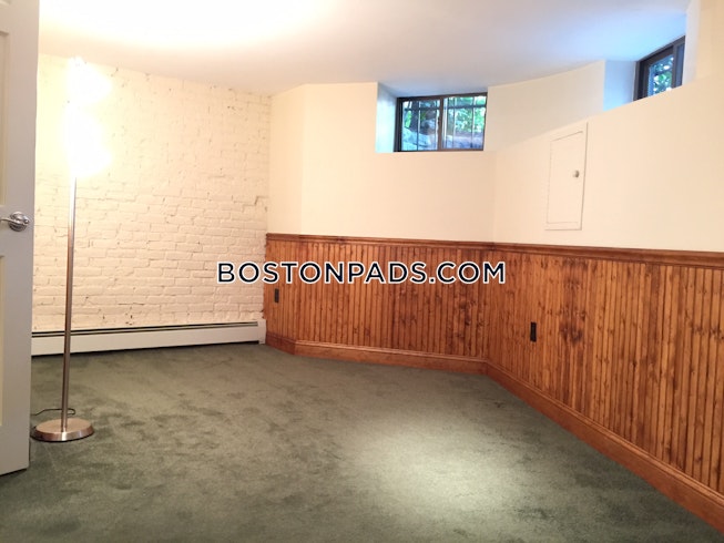 Boston - $5,300 /mo