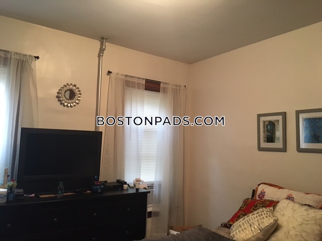 Somerville - $4,800 /mo