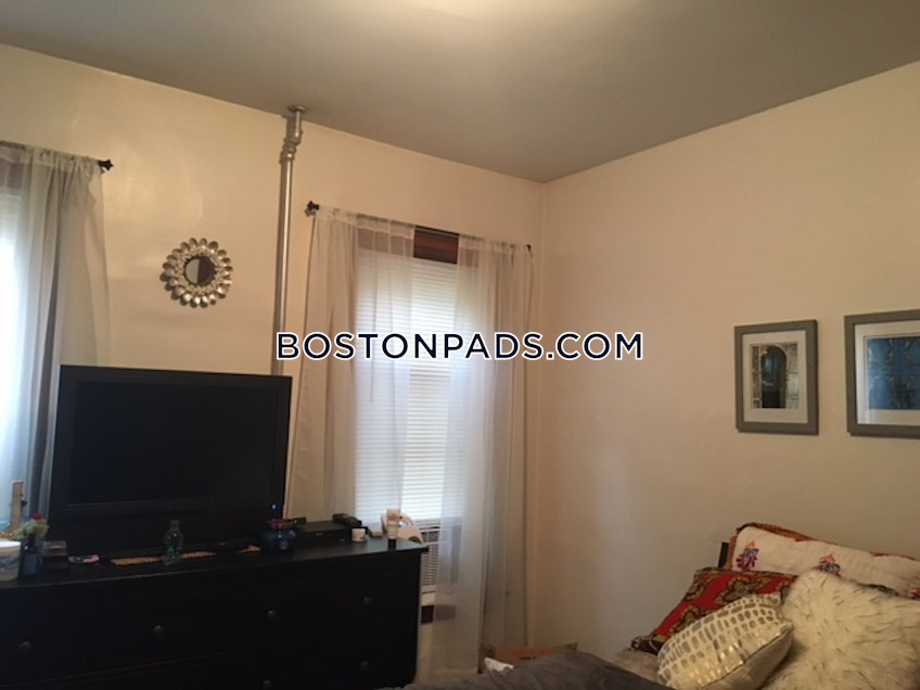 Somerville - $5,600 /month