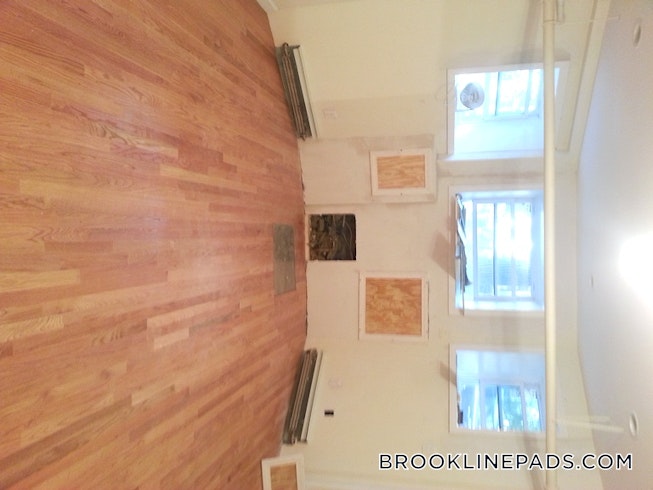 Brookline - $6,100 /mo