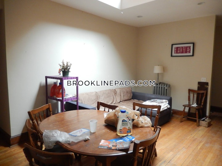 brookline-apartment-for-rent-3-bedrooms-2-baths-boston-university-3950-4294811 