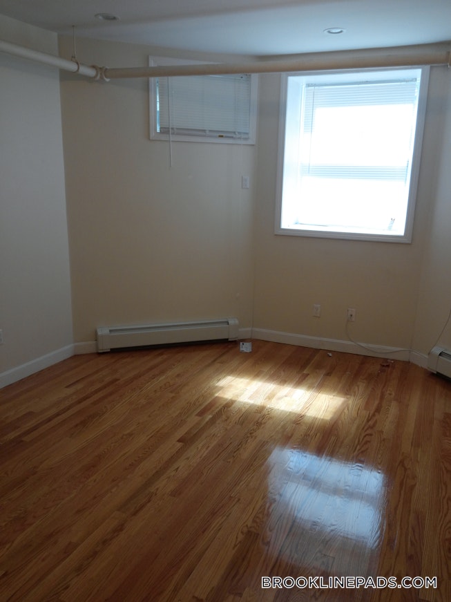 Brookline - $5,300 /mo