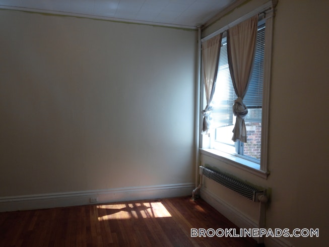 Brookline - $5,300 /mo