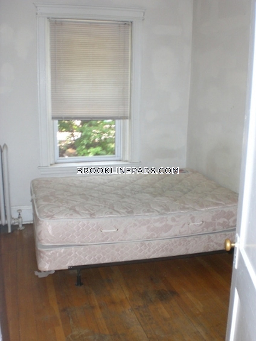 Brookline - $2,700 /month