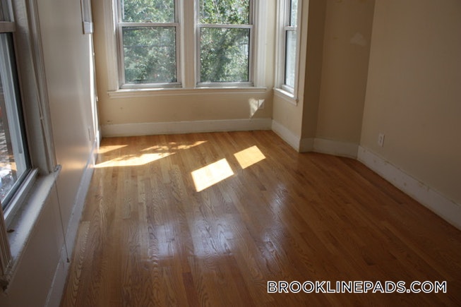 Brookline - $4,800 /mo