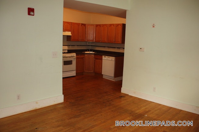 Brookline - $4,800 /mo