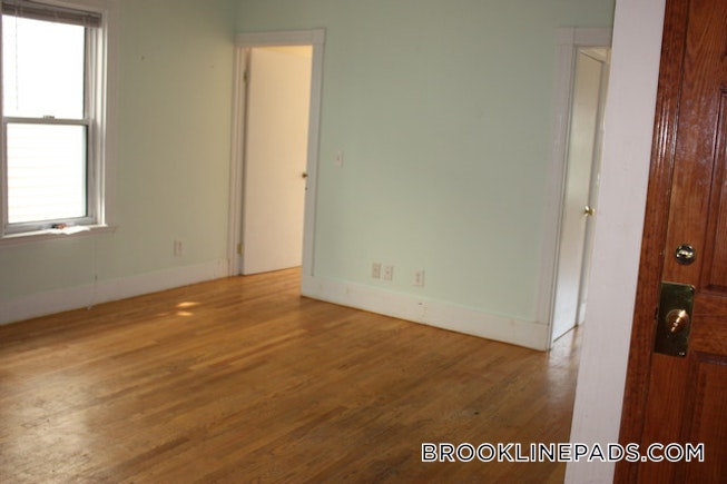 Brookline - $4,800 /mo