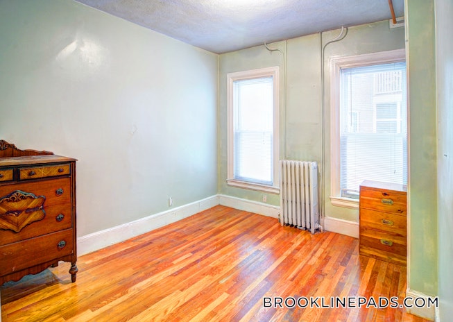 Brookline - $2,500 /mo