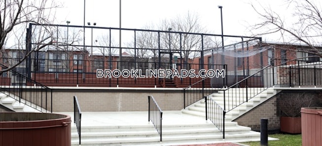 Brookline - $2,600 /mo