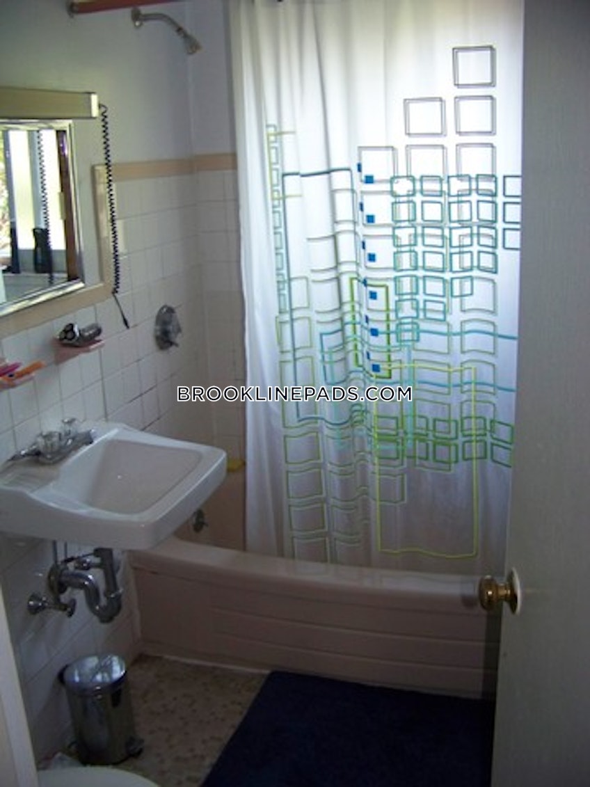 Chestnut Hill - $2,150+ /month