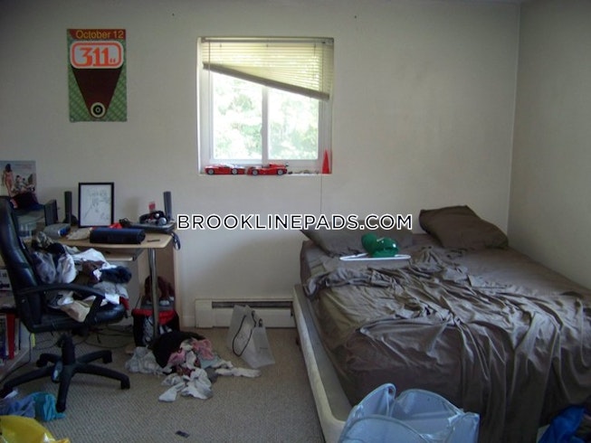 Chestnut Hill - $2,150+ /mo