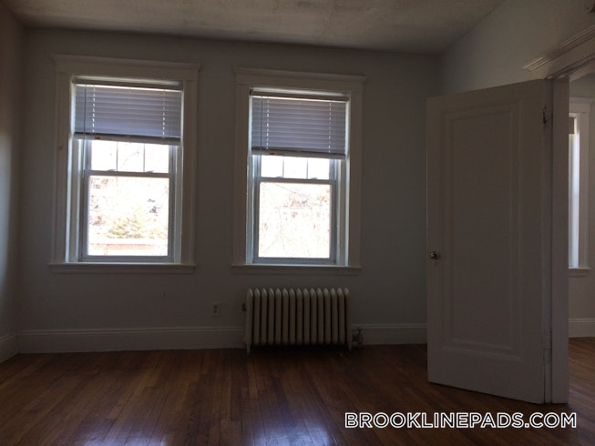 Brookline - $3,300 /mo