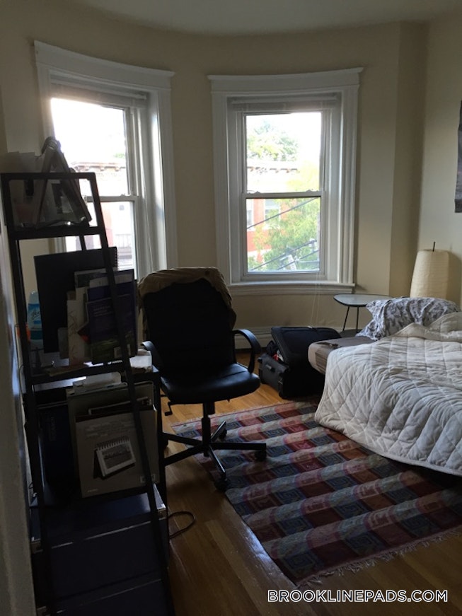 Brookline - $2,200 /mo