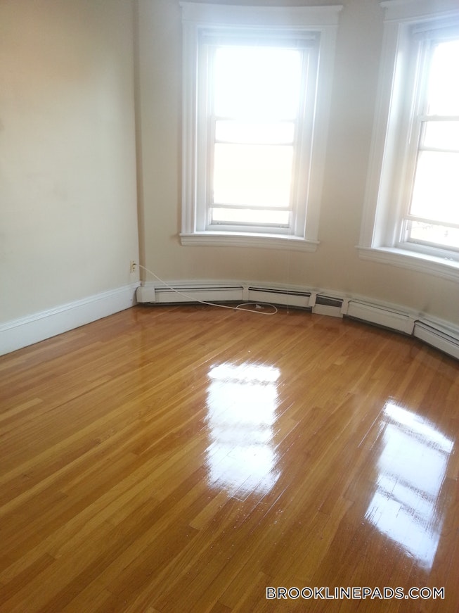 Brookline - $2,200 /mo