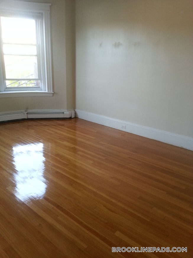 Brookline - $2,200 /mo