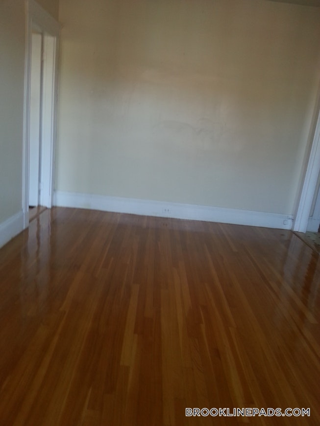 Brookline - $2,200 /mo