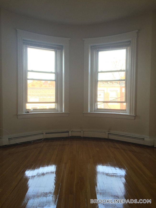 Brookline - $2,200 /mo