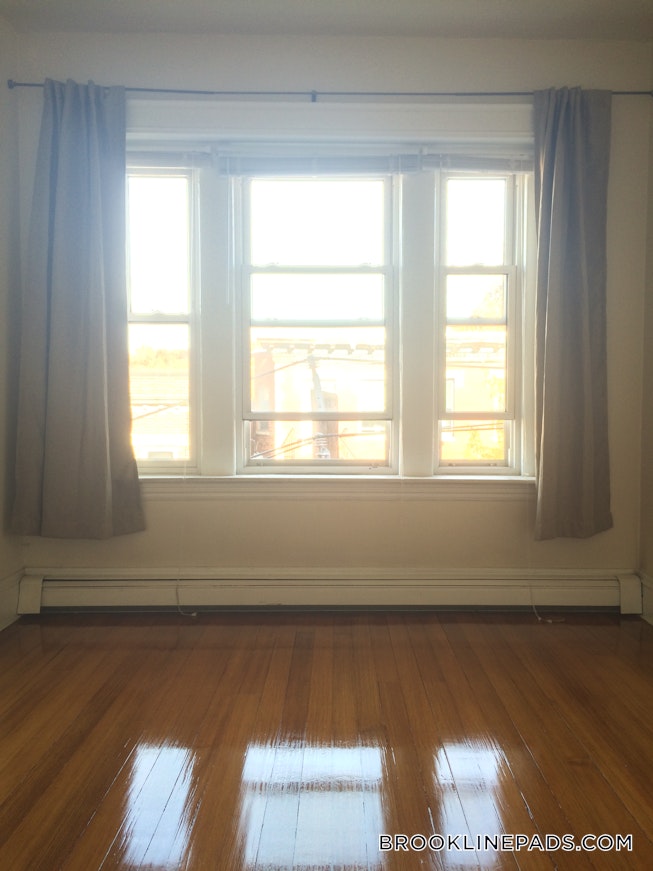 Brookline - $2,200 /mo