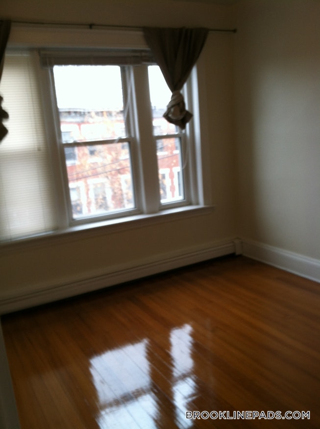 Brookline - $2,200 /mo