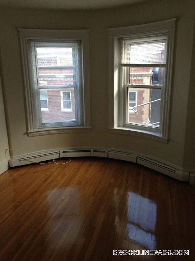 Brookline - $2,200 /mo