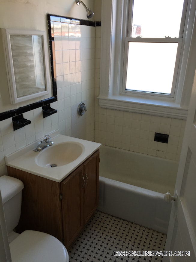 Brookline - $2,200 /mo