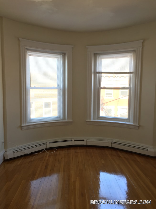 Brookline - $2,200 /mo