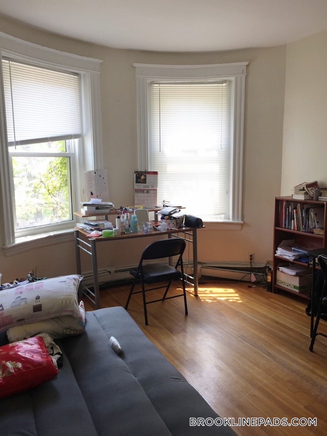 Brookline - $2,350 /mo