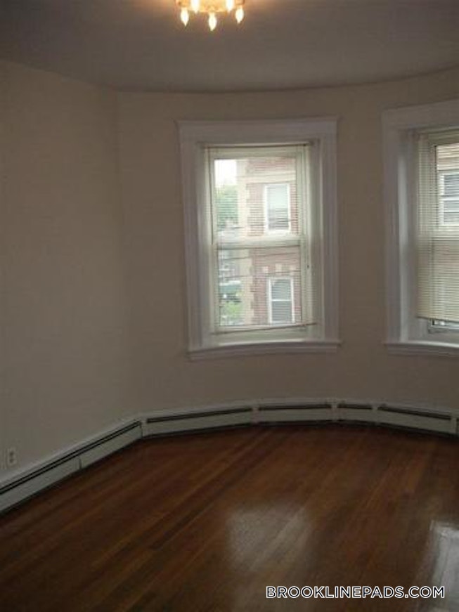 Brookline - $2,350 /mo