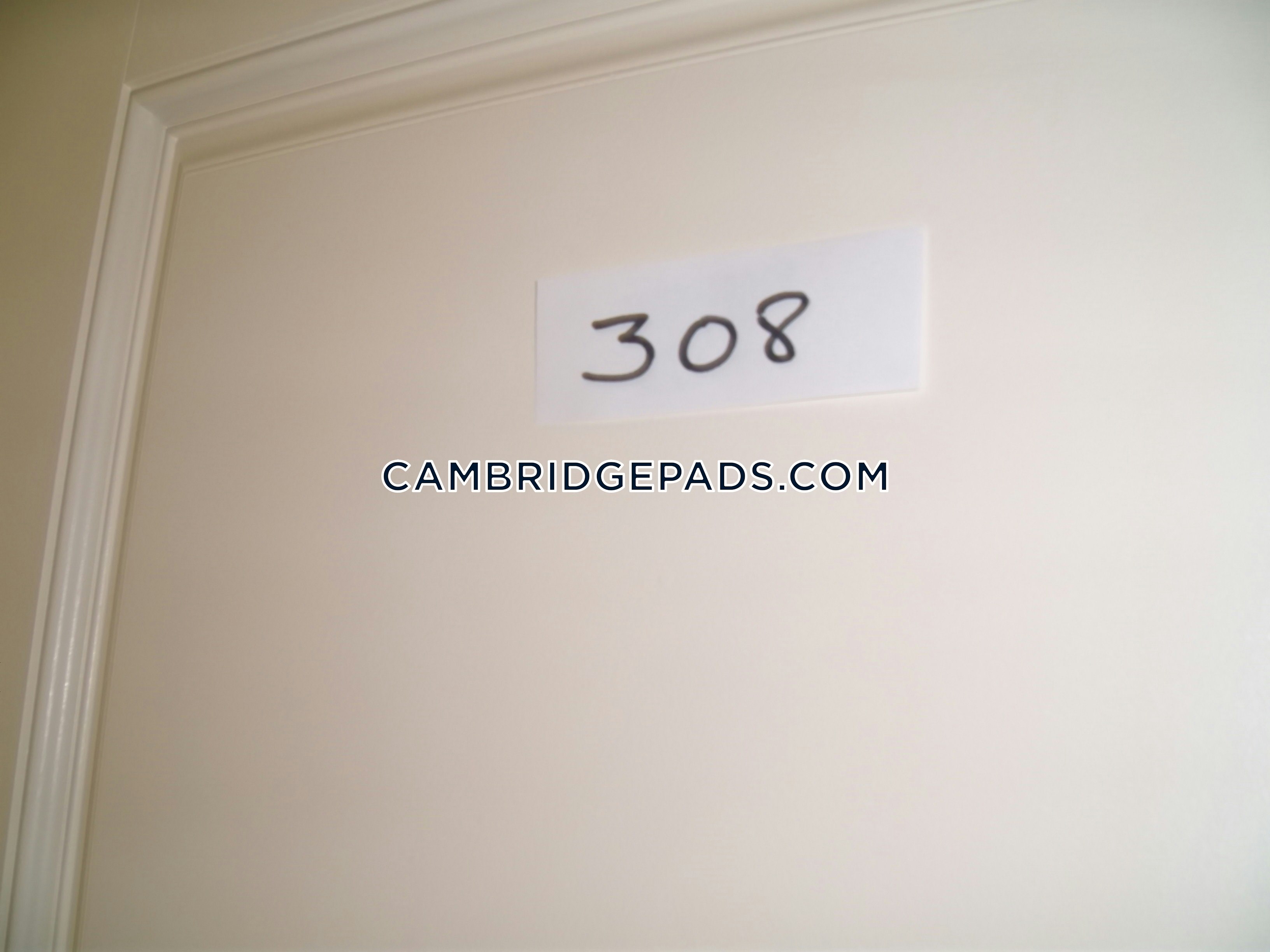 Cambridge - $3,900