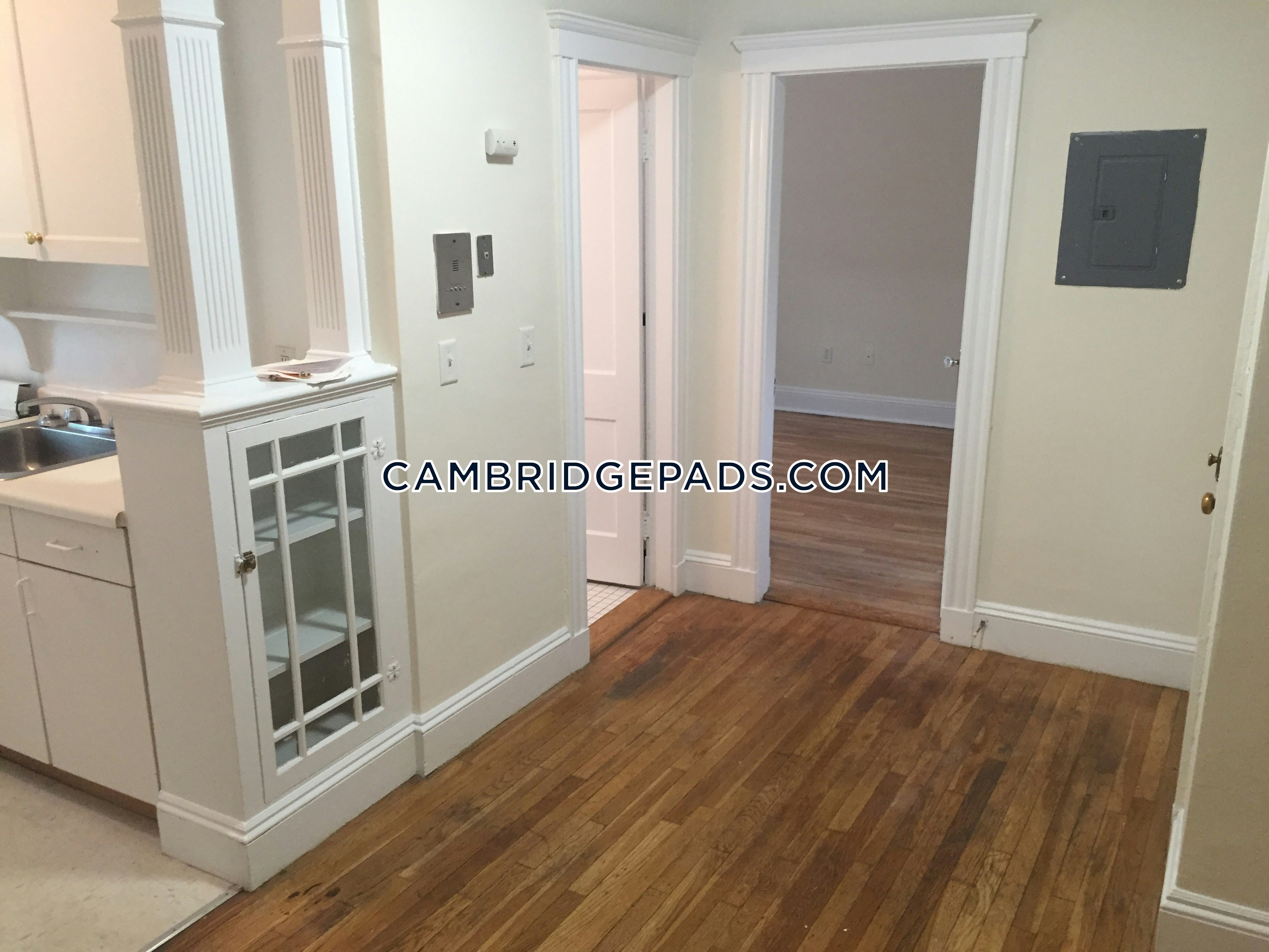 Cambridge - $3,025