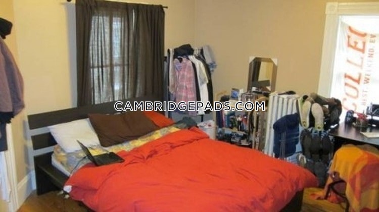 Cambridge - $4,400