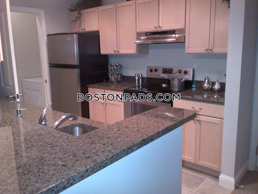 Lynnfield - $3,304 /month