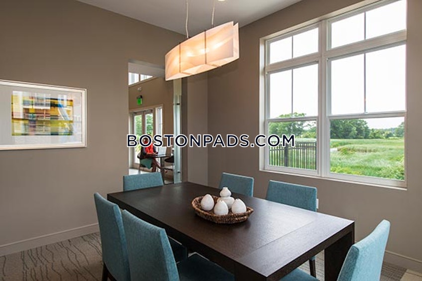 Lynnfield - $4,267 /month