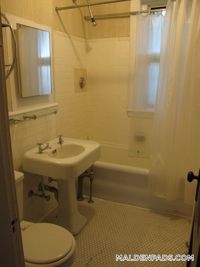 Malden - $2,100 /mo